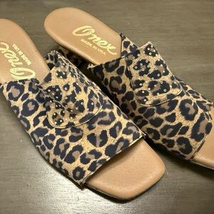 Women’s Size 7 Onex Bell Sandal Slipper Heels Cheetah With Rhinestones
